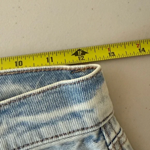 American Eagle Highest Rise Baggy Straight Jeans Light Wash Size 24 - Picture 10 of 13